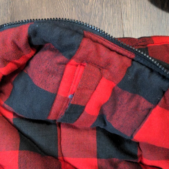 Branded Lion Men's Size Small Flannel Insulated Red and Black Vest - Picture 5 of 7